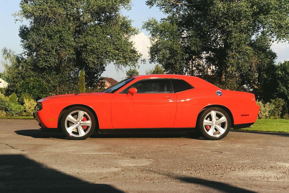 Продам Dodge Challenger Dodge Challenger SRT  6.1 HEMI 2008 года в Киеве