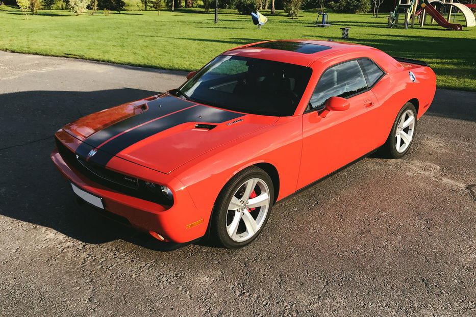 Продам Dodge Challenger Dodge Challenger SRT  6.1 HEMI 2008 года в Киеве