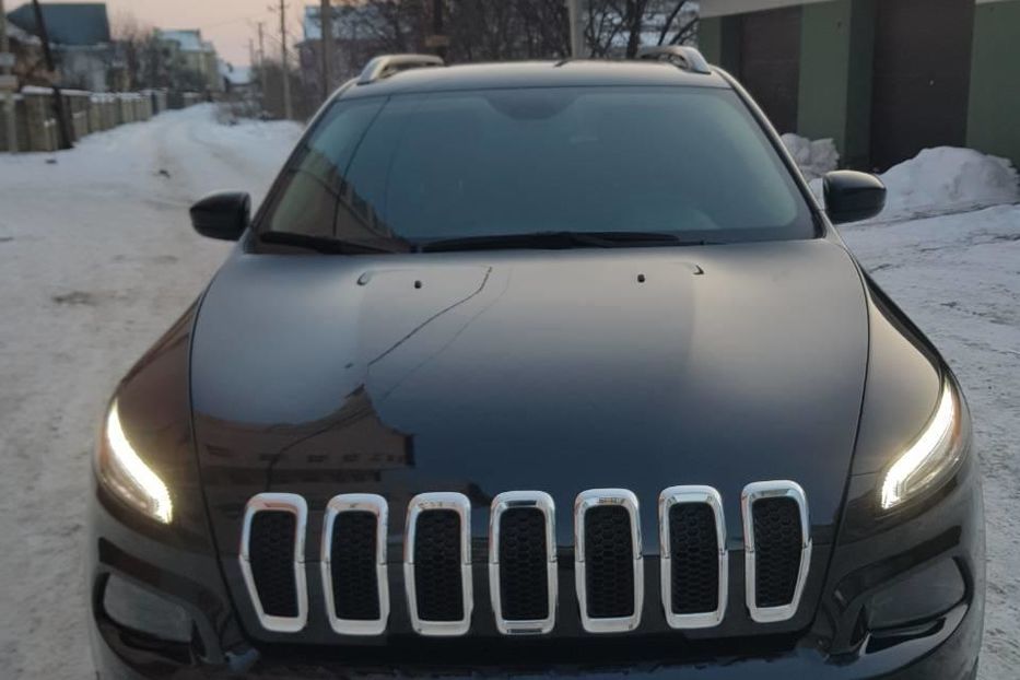 Продам Jeep Cherokee Latitude 4*4 2015 года в Ивано-Франковске