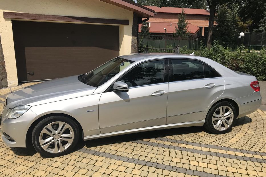 Продам Mercedes-Benz E-Class 200GDI 2010 года в Киеве