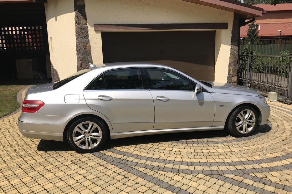 Продам Mercedes-Benz E-Class 200GDI 2010 года в Киеве