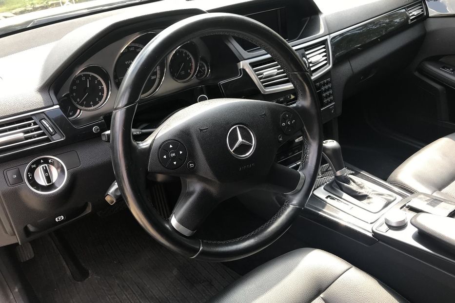Продам Mercedes-Benz E-Class 200GDI 2010 года в Киеве