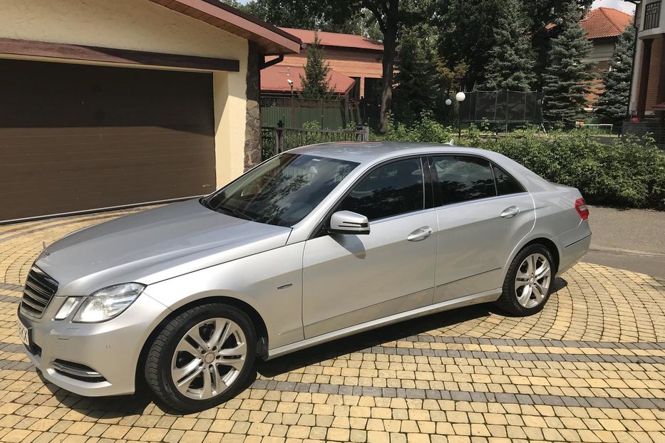 Продам Mercedes-Benz E-Class 200GDI 2010 года в Киеве