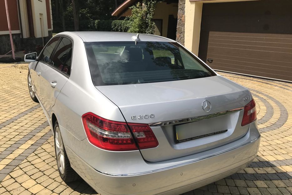 Продам Mercedes-Benz E-Class 200GDI 2010 года в Киеве