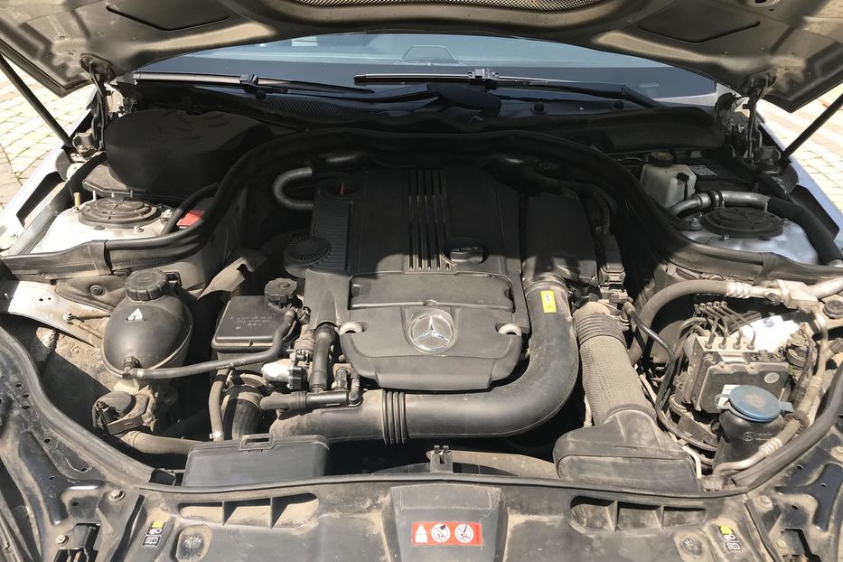 Продам Mercedes-Benz E-Class 200GDI 2010 года в Киеве