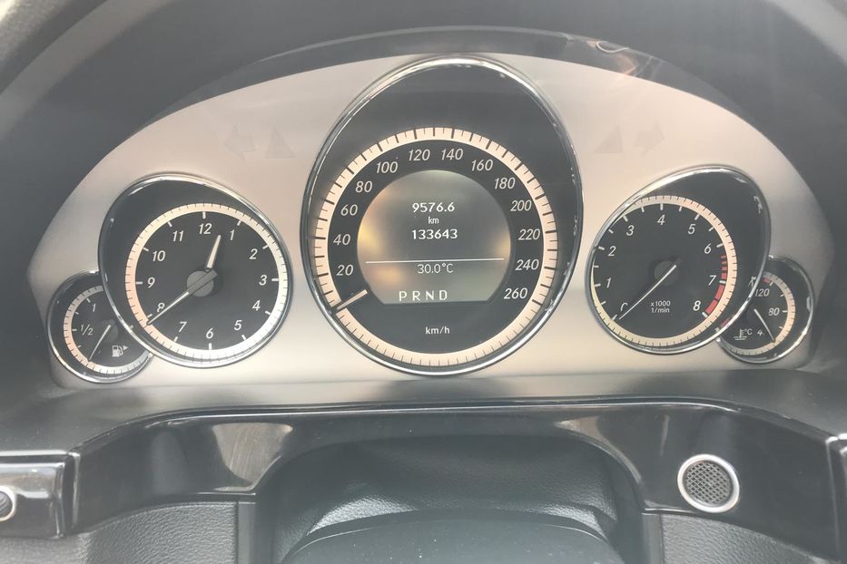Продам Mercedes-Benz E-Class 200GDI 2010 года в Киеве