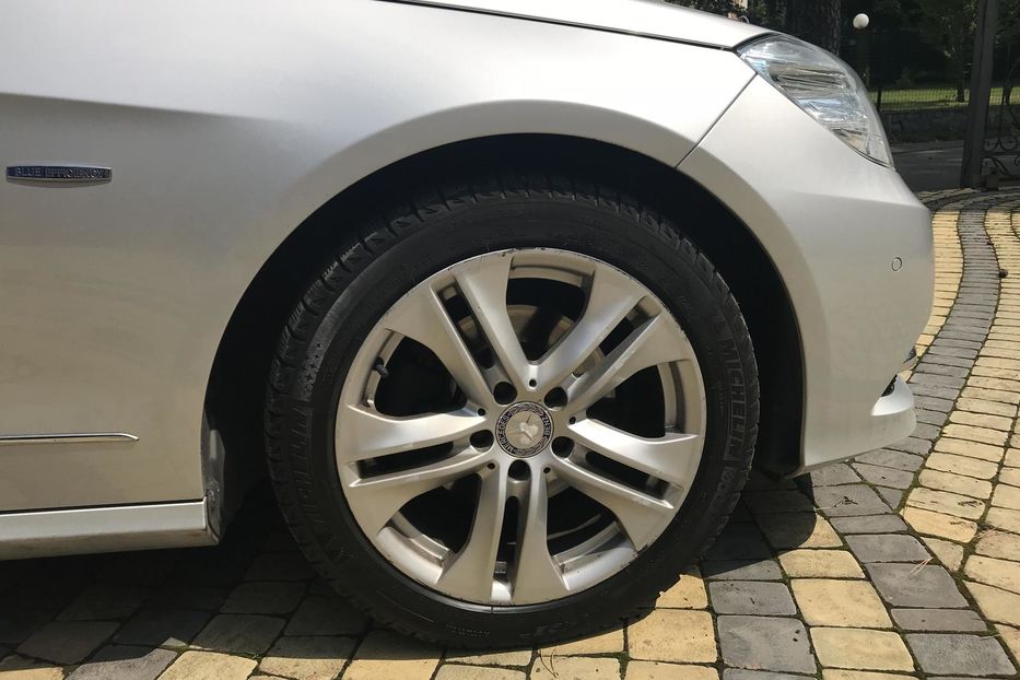 Продам Mercedes-Benz E-Class 200GDI 2010 года в Киеве