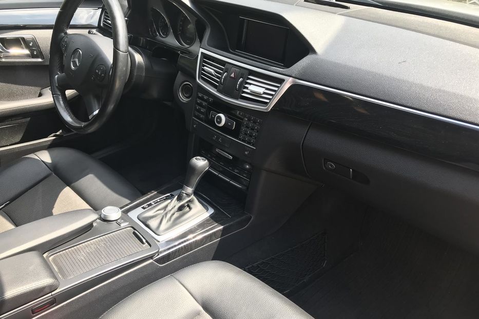 Продам Mercedes-Benz E-Class 200GDI 2010 года в Киеве