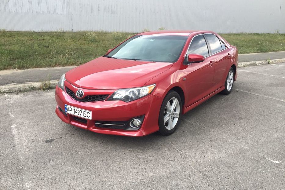 Продам Toyota Camry 2014 года в Киеве