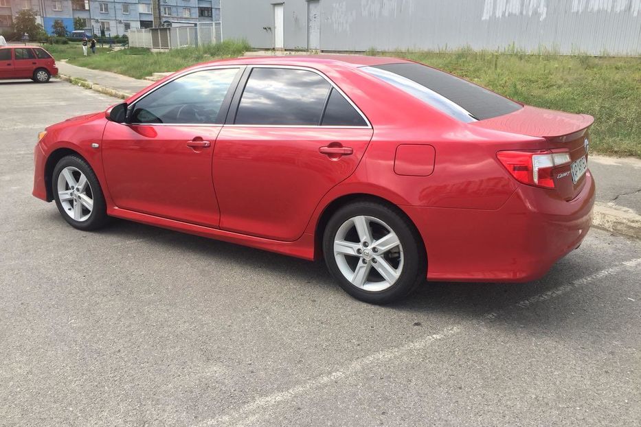 Продам Toyota Camry 2014 года в Киеве