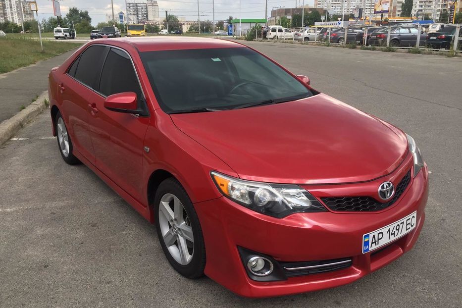 Продам Toyota Camry 2014 года в Киеве