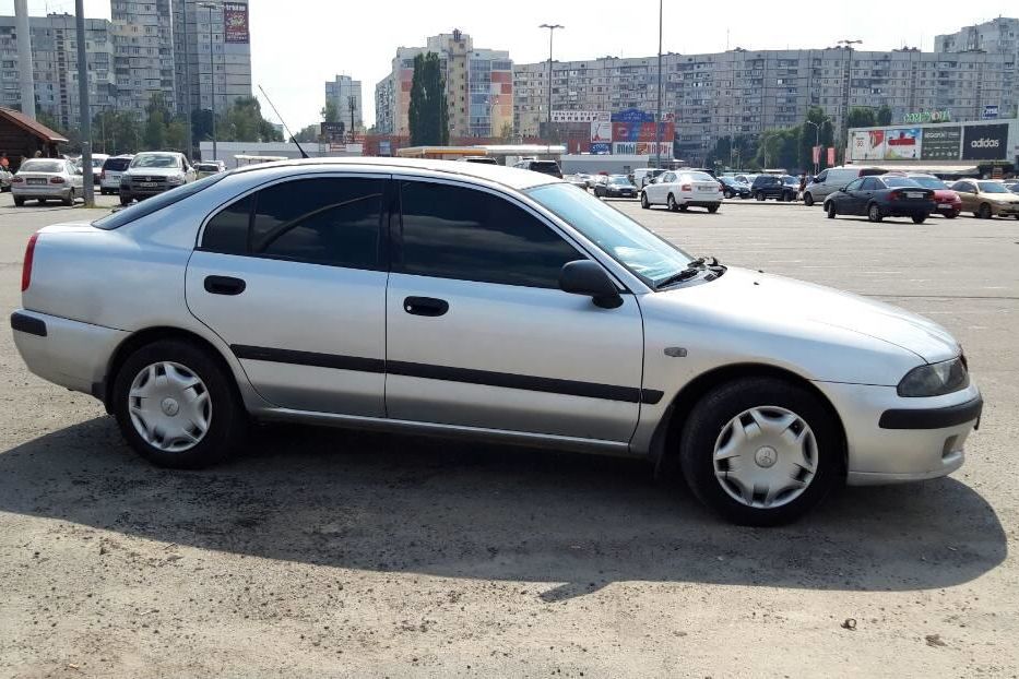 Продам Mitsubishi Carisma 2003 года в Харькове