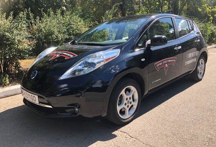 Продам Nissan Leaf 2011 года в г. Кременчуг, Полтавская область