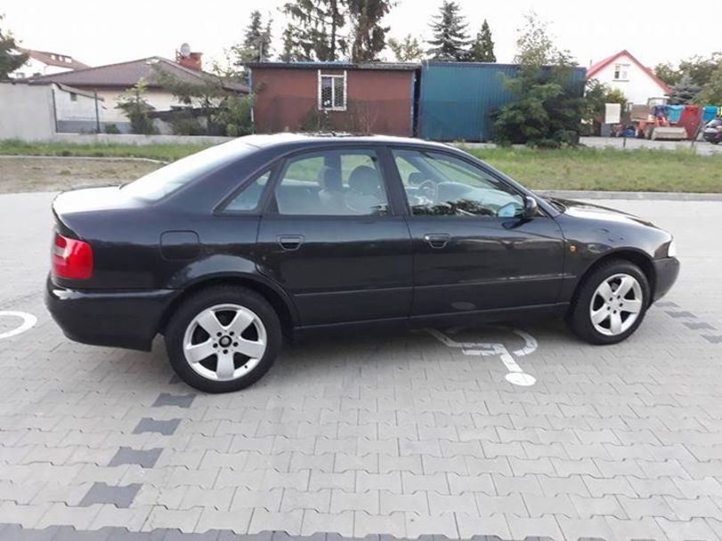 Продам Audi A4 sedan 1998 года в Львове