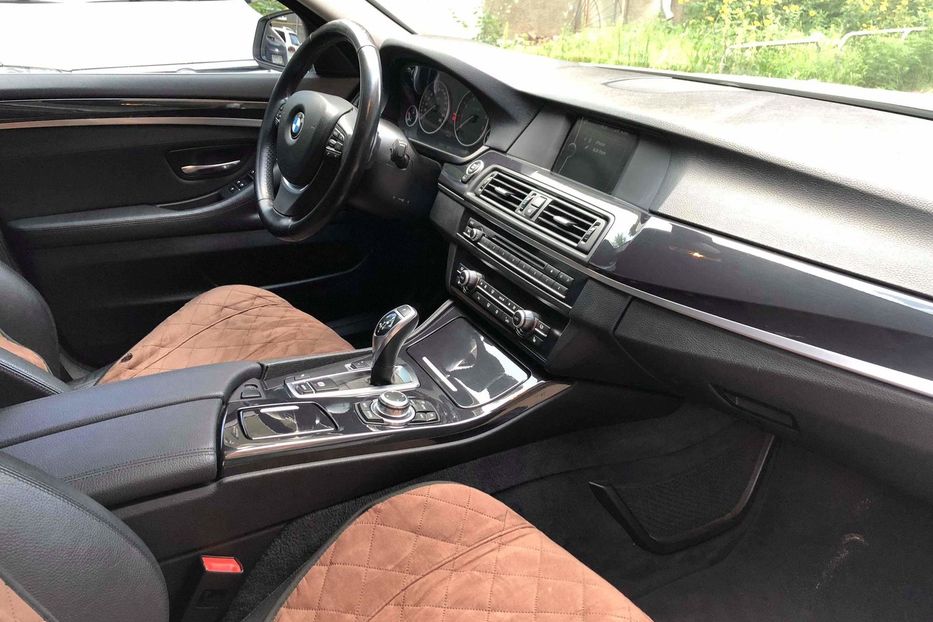 Продам BMW 520 2012 года в Харькове