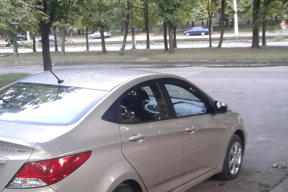 Продам Hyundai Accent  2012 года в г. Кривой Рог, Днепропетровская область