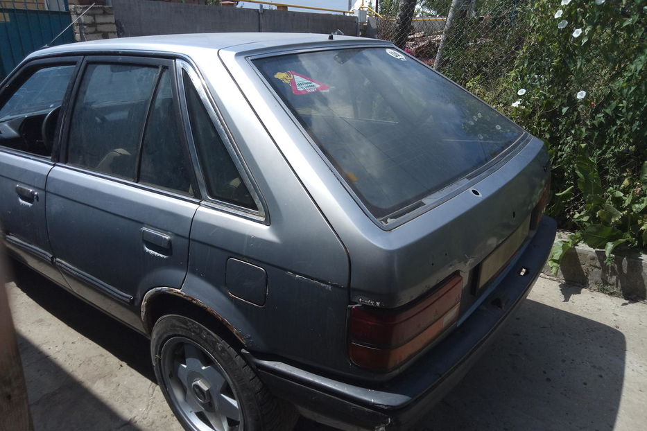 Продам Mazda 323 1987 года в Одессе