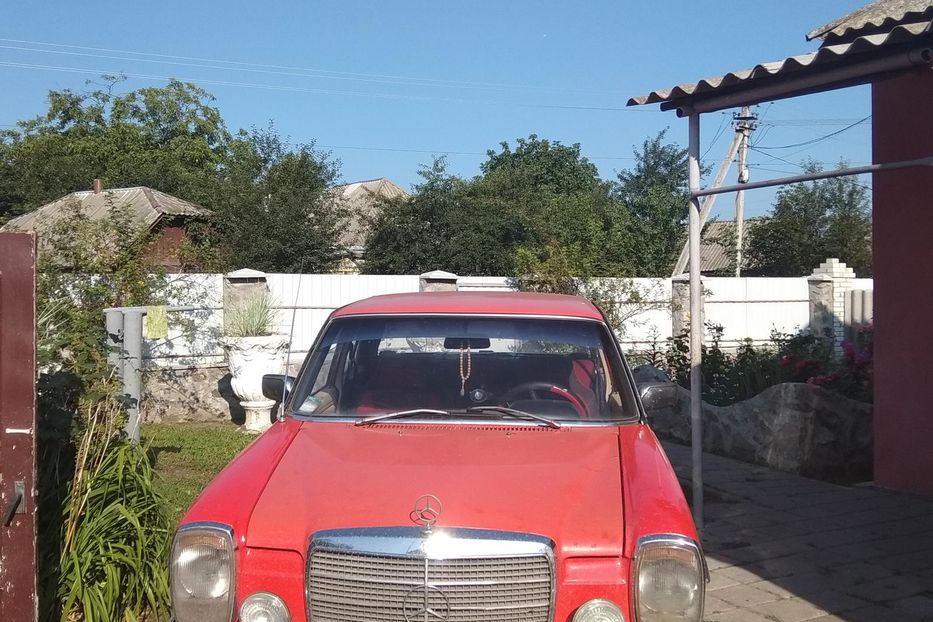 Продам Mercedes-Benz 200 1976 года в Черкассах
