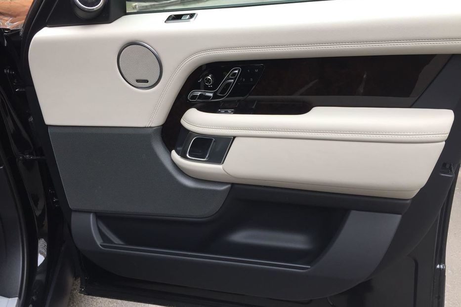 Продам Land Rover Range Rover Vogue 2018 года в Киеве