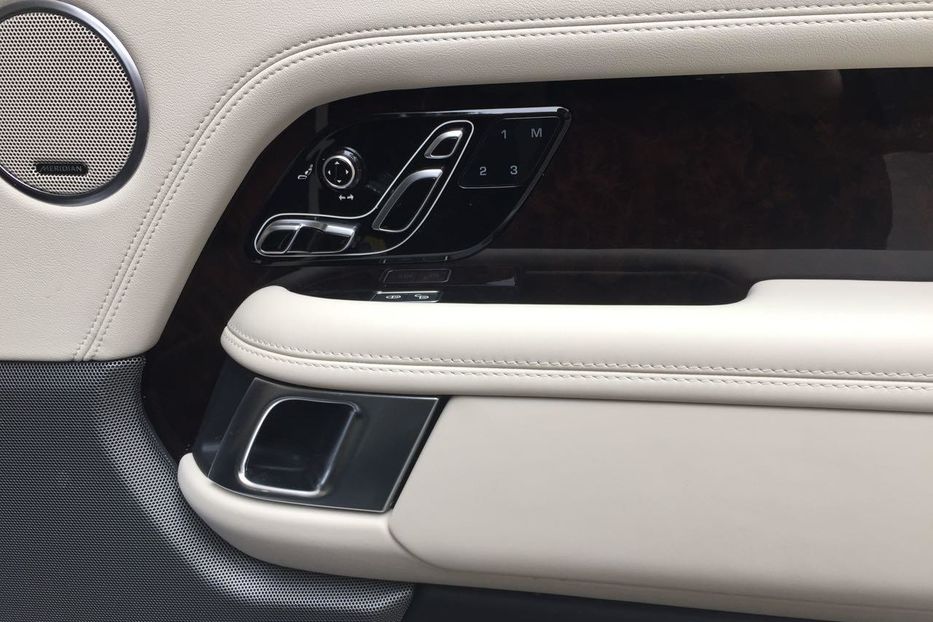 Продам Land Rover Range Rover Vogue 2018 года в Киеве