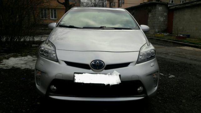 Продам Toyota Prius 2012 года в Донецке