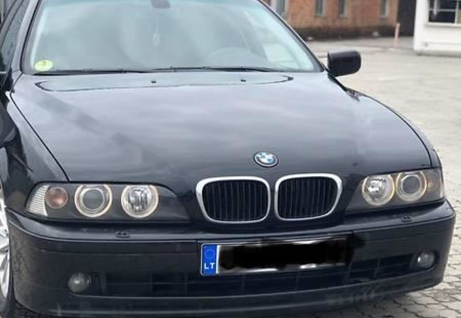 Продам BMW 530 2003 года в Черновцах