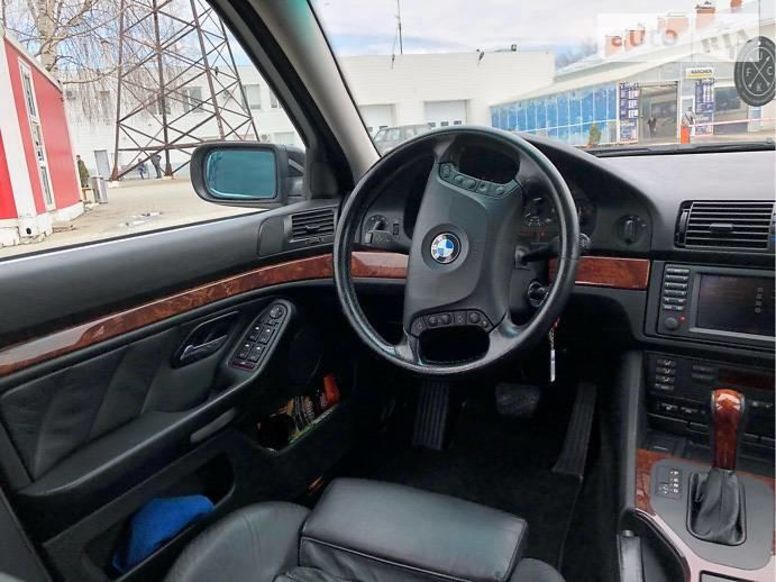 Продам BMW 530 2003 года в Черновцах