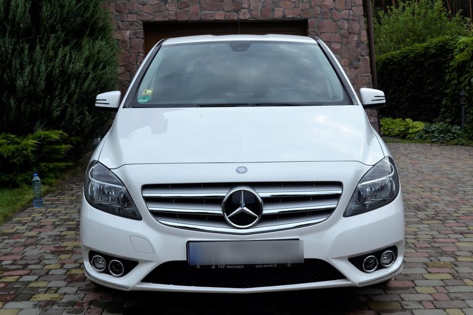 Продам Mercedes-Benz B 180 2013 года в Киеве