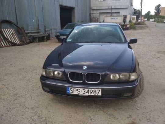 Продам BMW 520 Срочно продам BMW520i 2000 года в Киеве