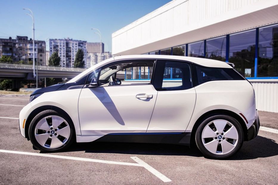 Продам BMW I3 Mega 2015 года в Киеве