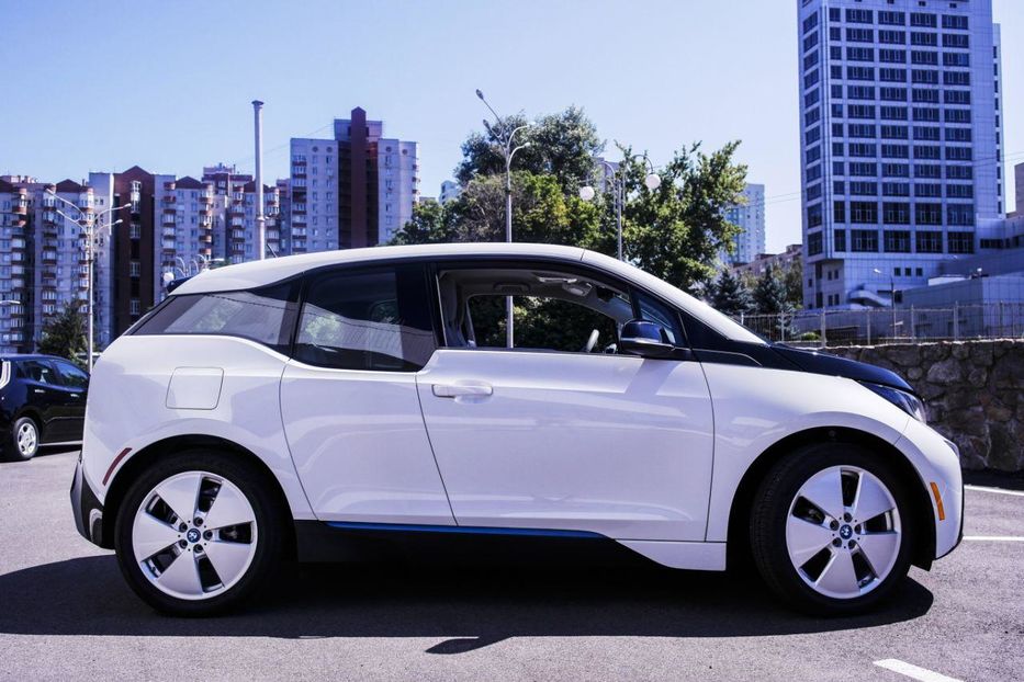 Продам BMW I3 Mega 2015 года в Киеве