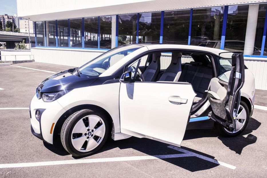 Продам BMW I3 Mega 2015 года в Киеве