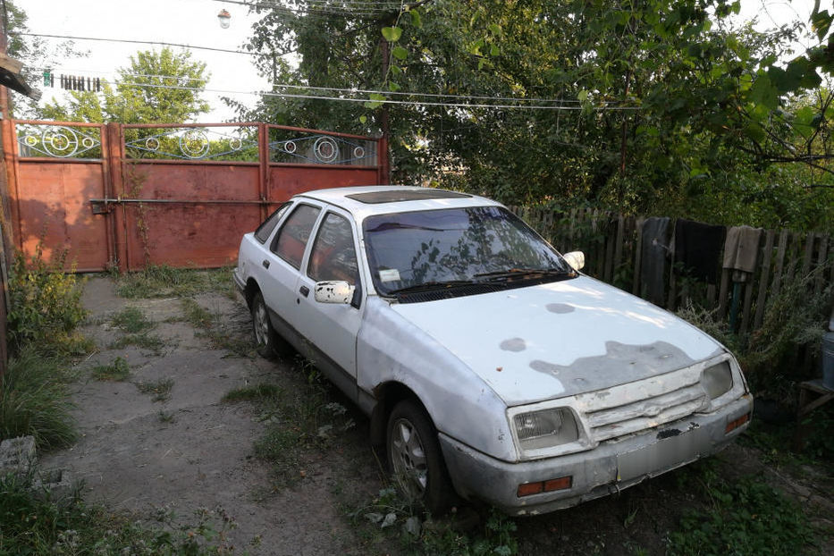 Продам Ford Sierra Продам форд сиерра хетчбек, 84г, 800у.е, торг уместен 1984 года в г. Чугуев, Харьковская область