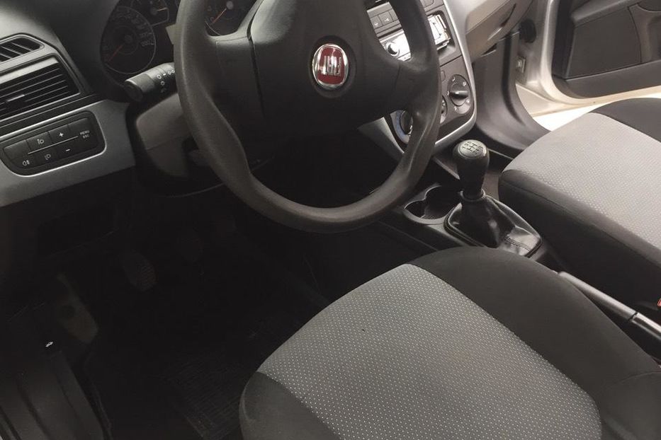 Продам Fiat Punto Fiat Punto 2011 2011 года в Киеве