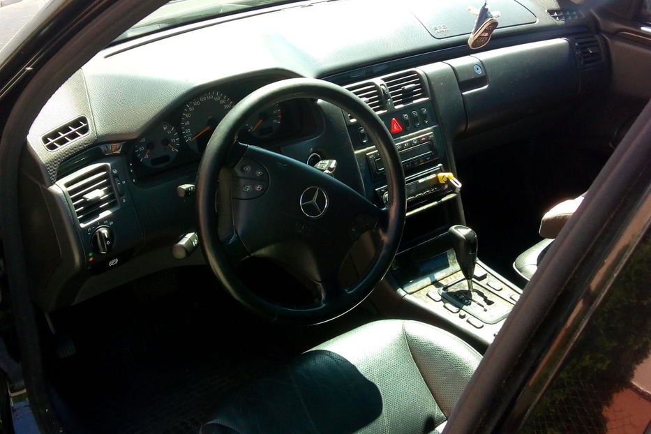 Продам Mercedes-Benz E-Class 4matik 2002 года в Луцке