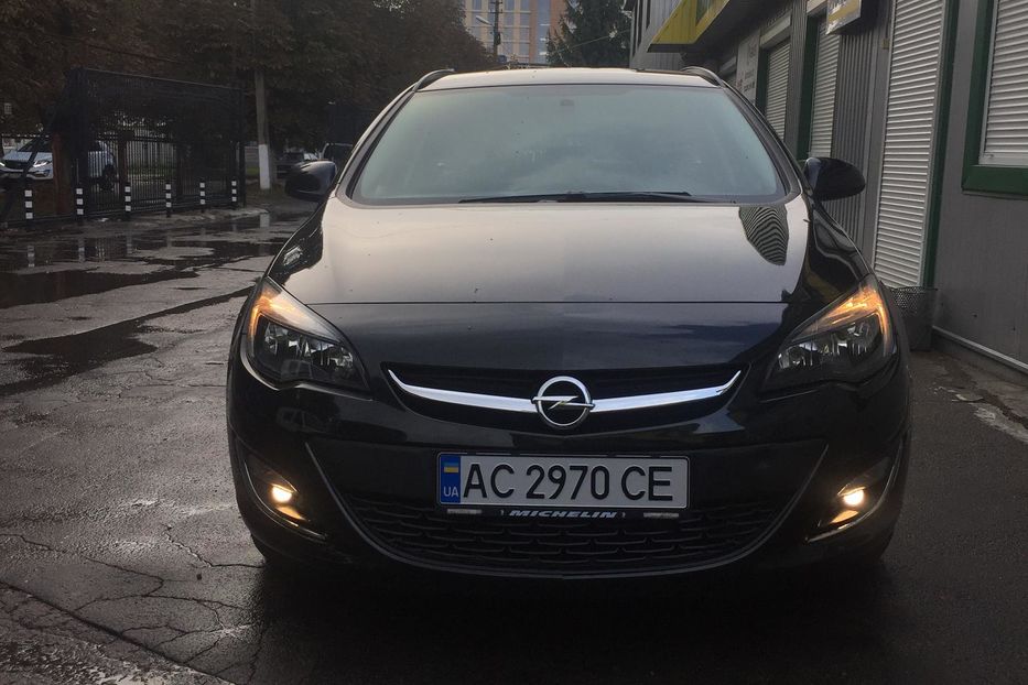 Продам Opel Astra J 2013 года в Луцке