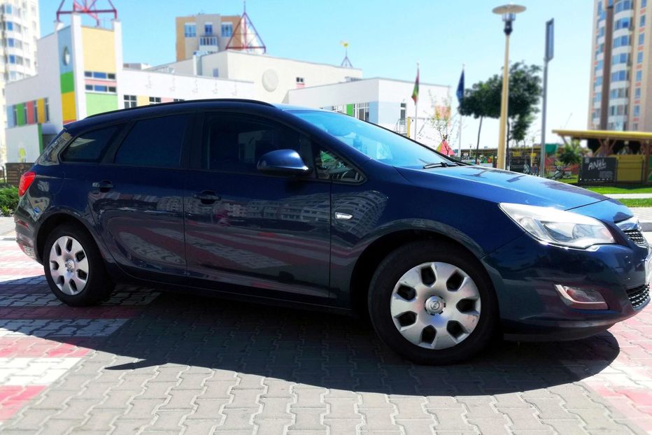 Продам Opel Astra J Sport tourer 2011 года в г. Софиевская Борщаговка, Киевская область