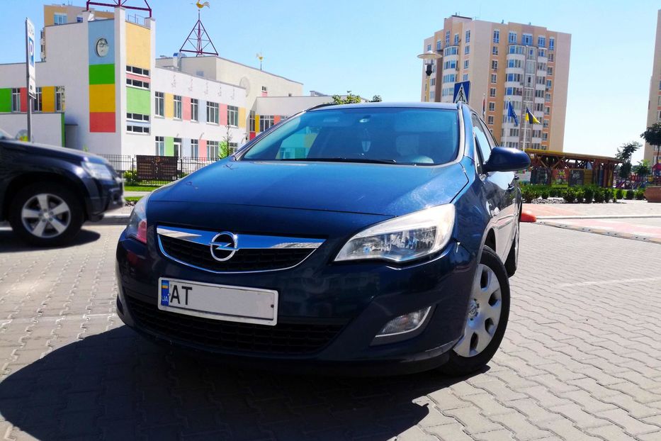 Продам Opel Astra J Sport tourer 2011 года в г. Софиевская Борщаговка, Киевская область