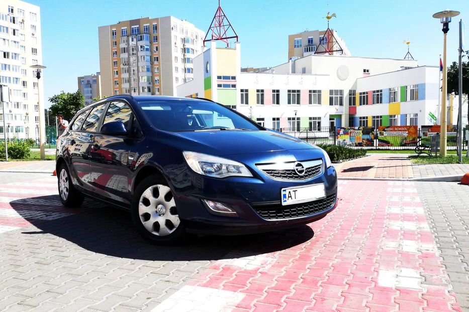 Продам Opel Astra J Sport tourer 2011 года в г. Софиевская Борщаговка, Киевская область