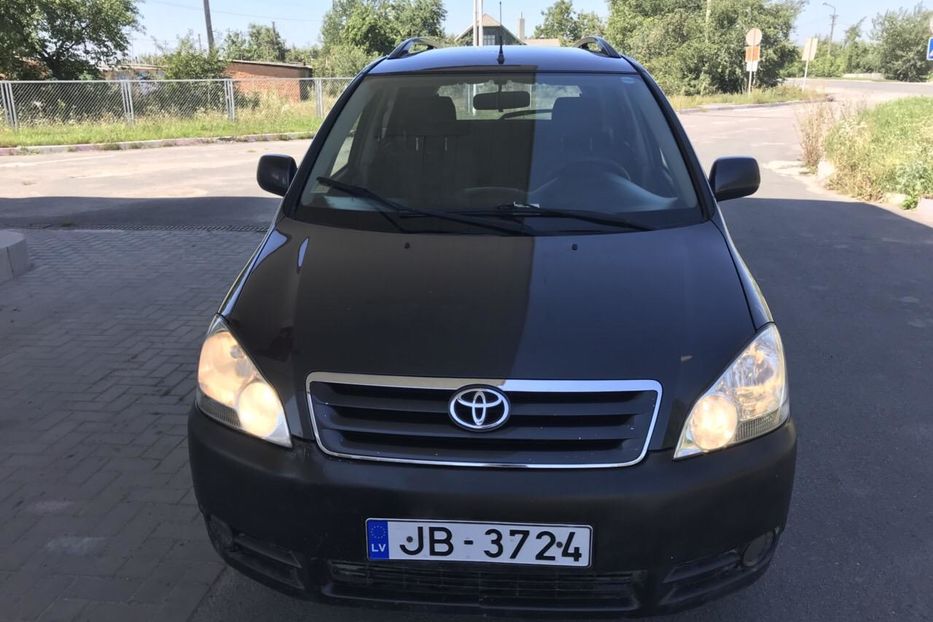 Продам Toyota Avensis Verso 2003 года в Виннице