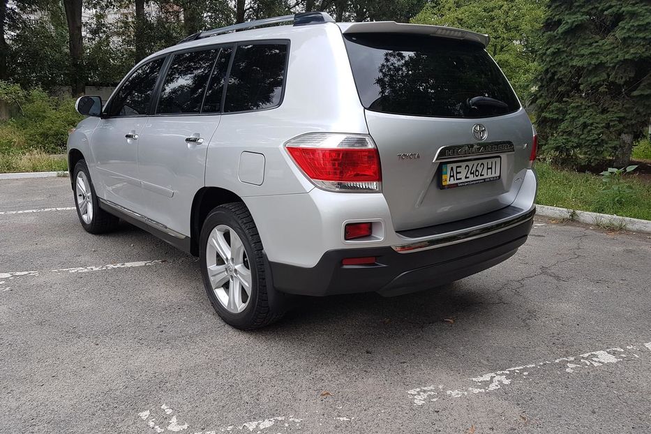 Продам Toyota Highlander 3.5 2013 года в Днепре