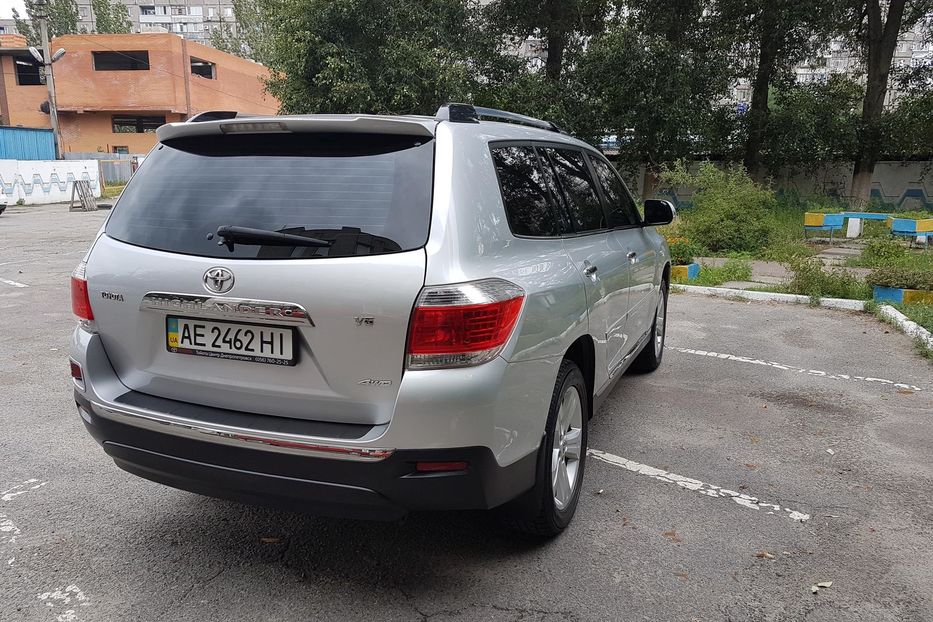 Продам Toyota Highlander 3.5 2013 года в Днепре