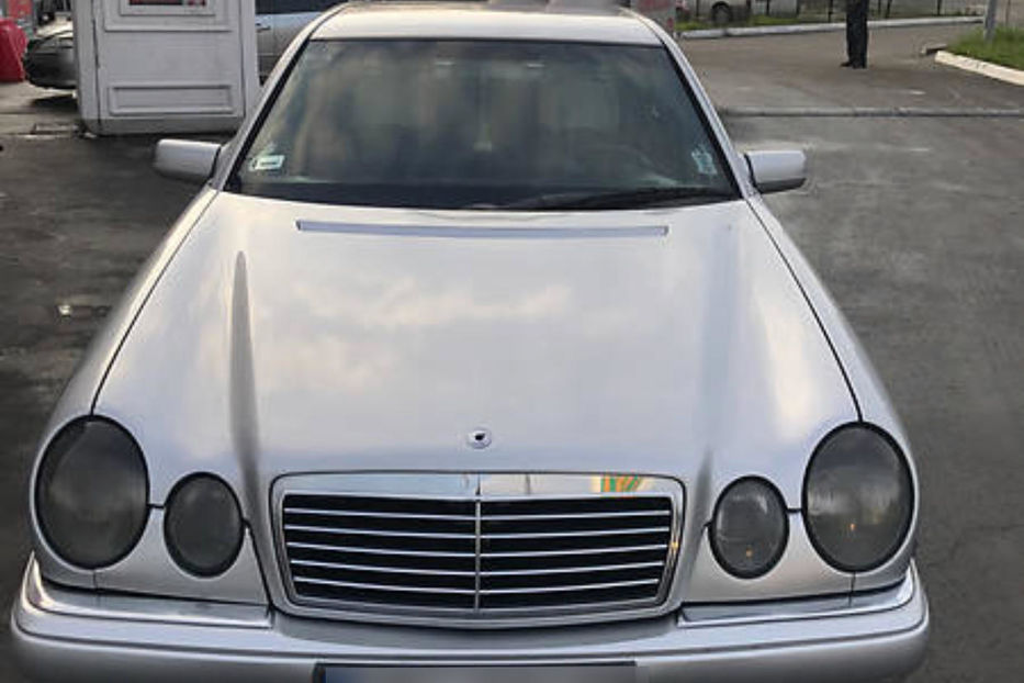 Продам Mercedes-Benz E-Class 250 1998 года в Киеве