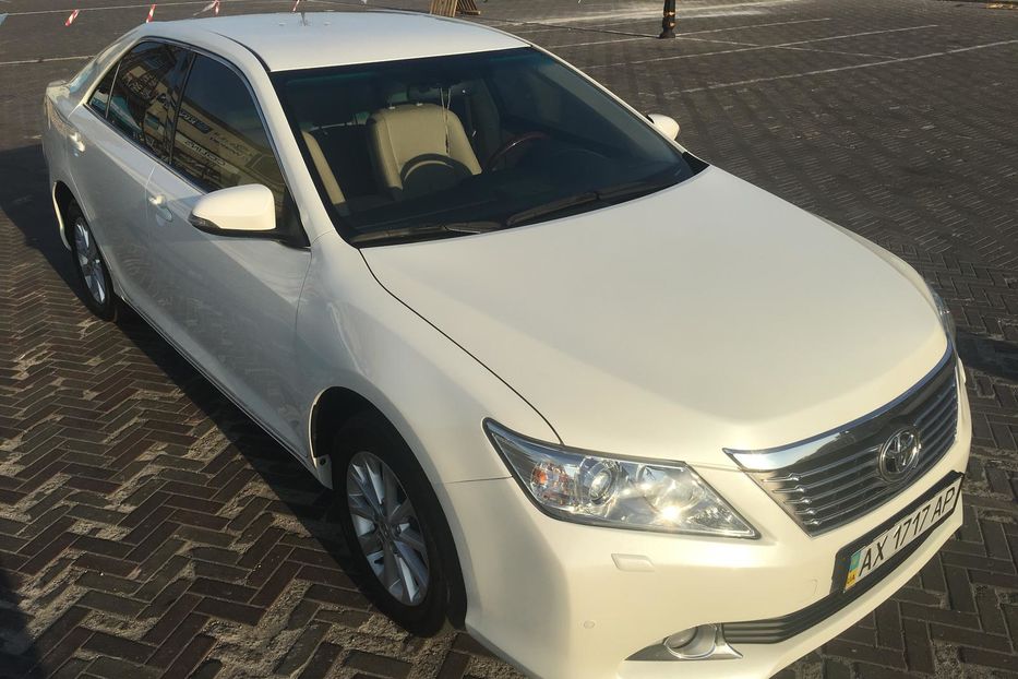 Продам Toyota Camry 2012 года в Харькове