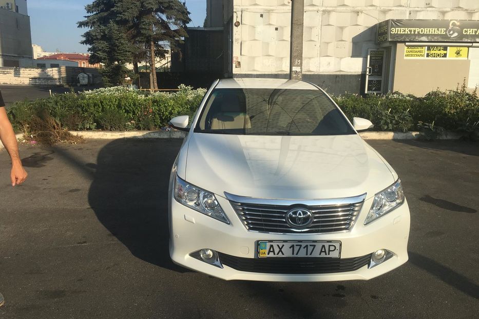 Продам Toyota Camry 2012 года в Харькове