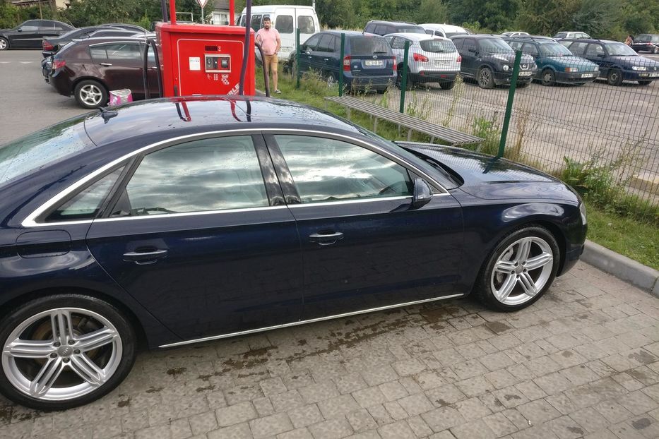 Продам Audi A8 tfsi 2012 года в Львове