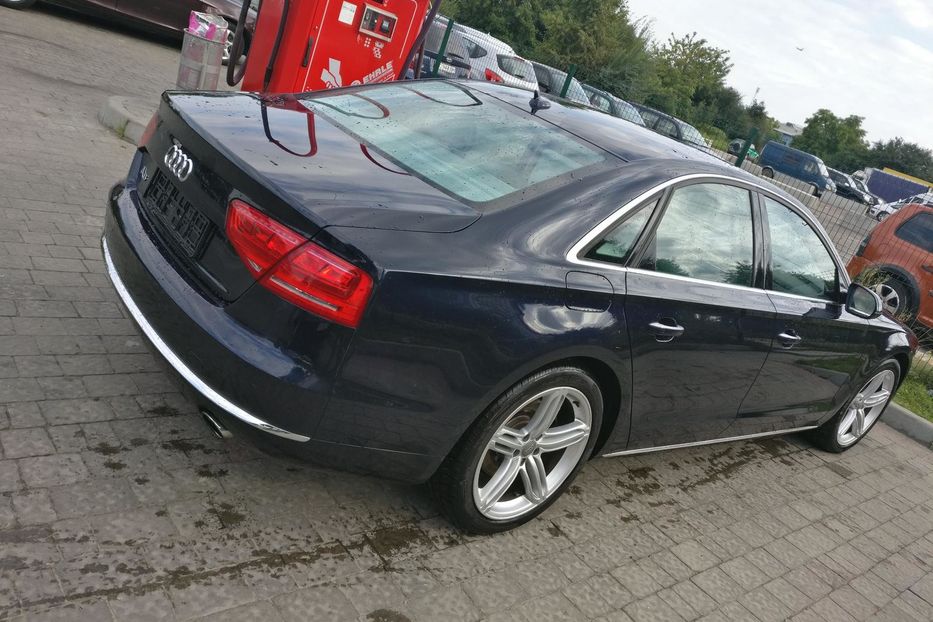 Продам Audi A8 tfsi 2012 года в Львове