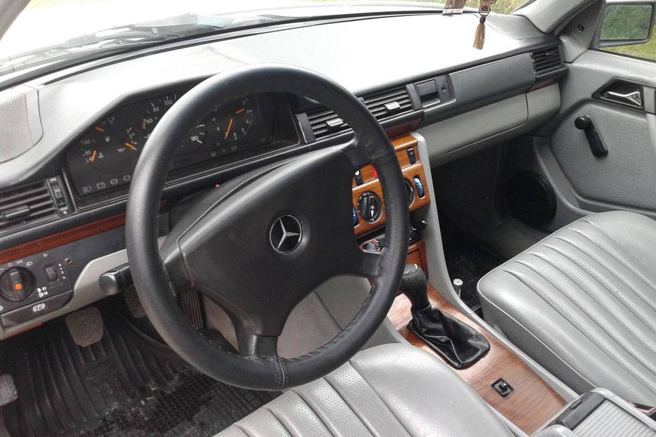 Продам Mercedes-Benz 200 1993 года в г. Радывылив, Ровенская область