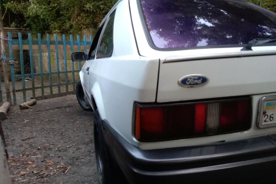 Продам Ford Escort 1988 года в Черновцах
