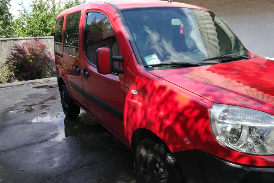 Продам Fiat Doblo пасс. 2005 года в г. Коростышев, Житомирская область